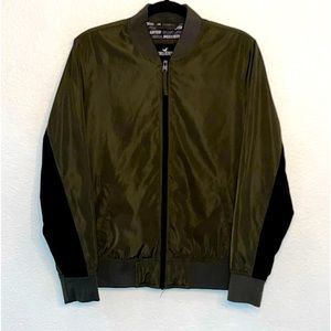 HOLLISTER Olive and Black zip up bomber jacket size SMALL